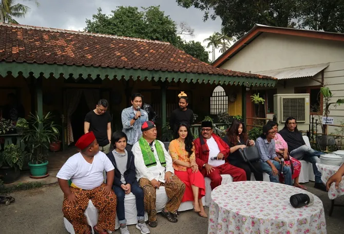 Saat preskon SI DOEL THE MOVIE di daerah Lebak Bulus (credit : instagram.com/sidoelanaksekolahan)