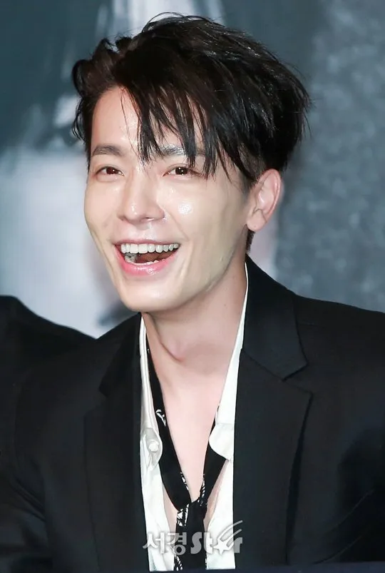 Pacarnya nggak mau kalah sama Donghae dong © News Pic