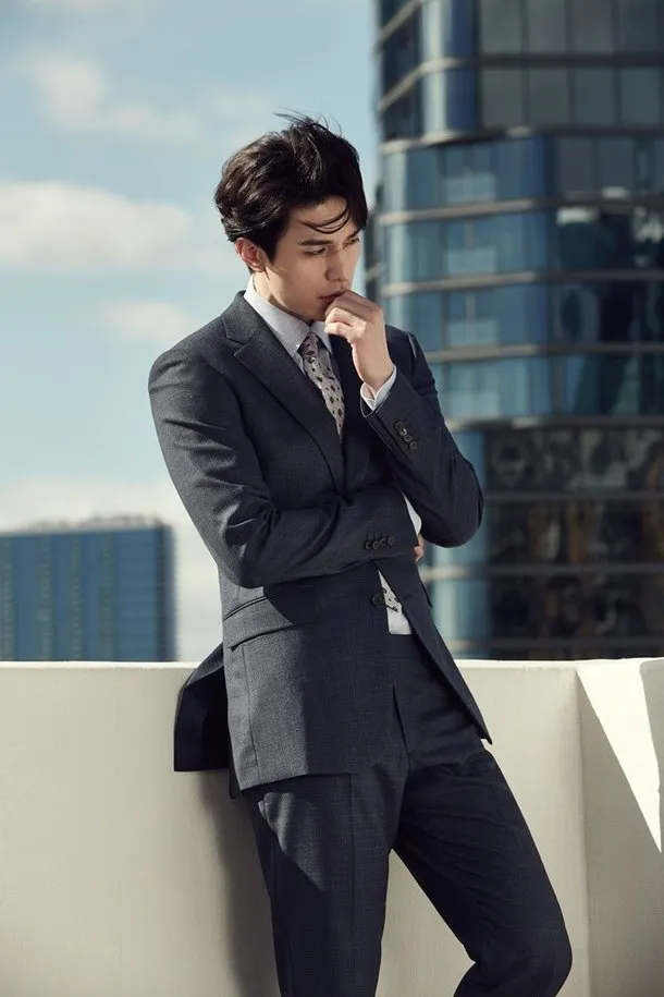 Lee Dong Wook menuai pujian dari netizen karena penampilannya. © Star Today