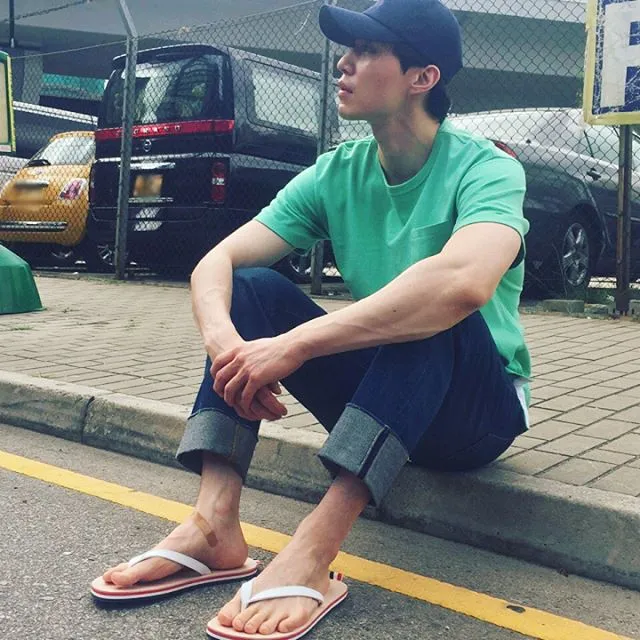 Lee Dong Wook saat berada di Hong Kong. ©Instagram/leedongwoo_official