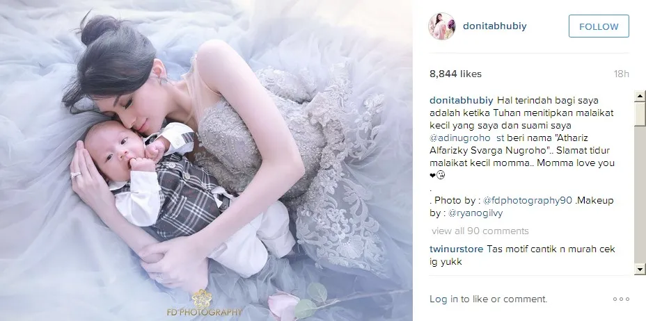 Donita Berfoto Bersama Bayi Lucunya © donitabhubiy