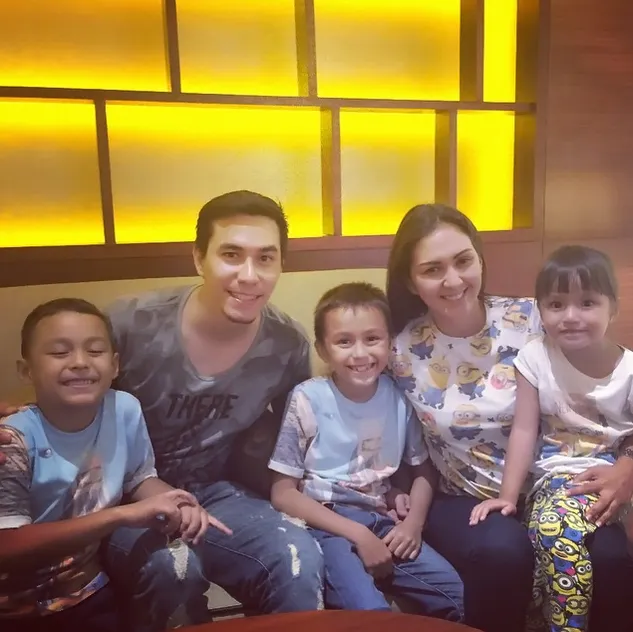 Minions family © Donna Agnesia/instagram
