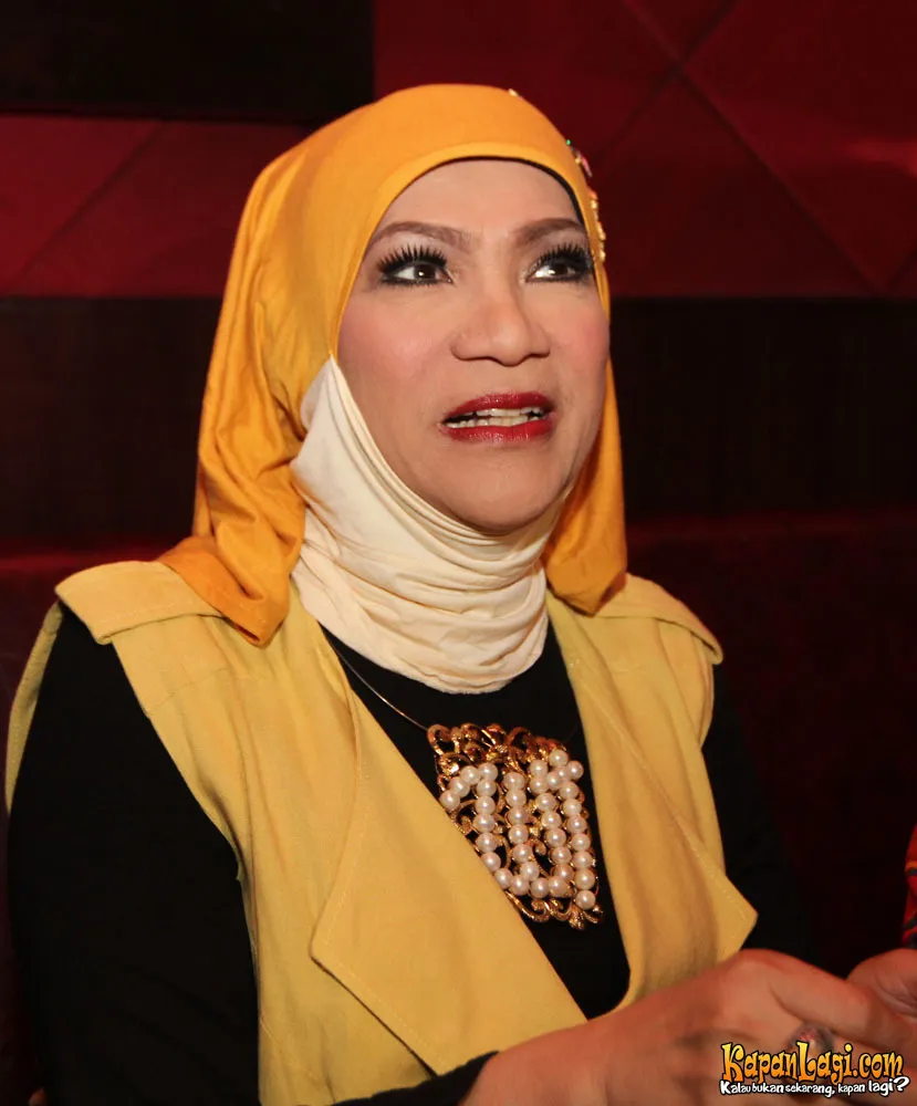 Dorce memberi nasehat untuk Dewi Perssik.