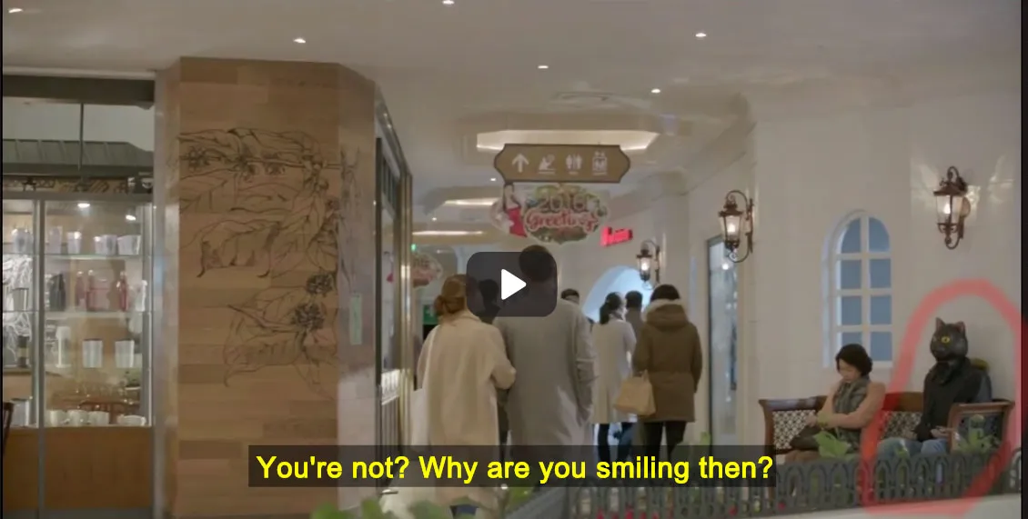 Sosok pria berkepala kucing dalam Descendants of The Sun episode 13. ©dramafever.com
