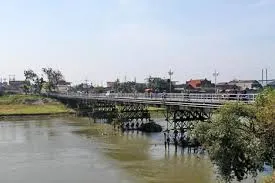 Sungai Berantas menjadi kuburan terapung bagi mayat korban PKI © aroebinang.com