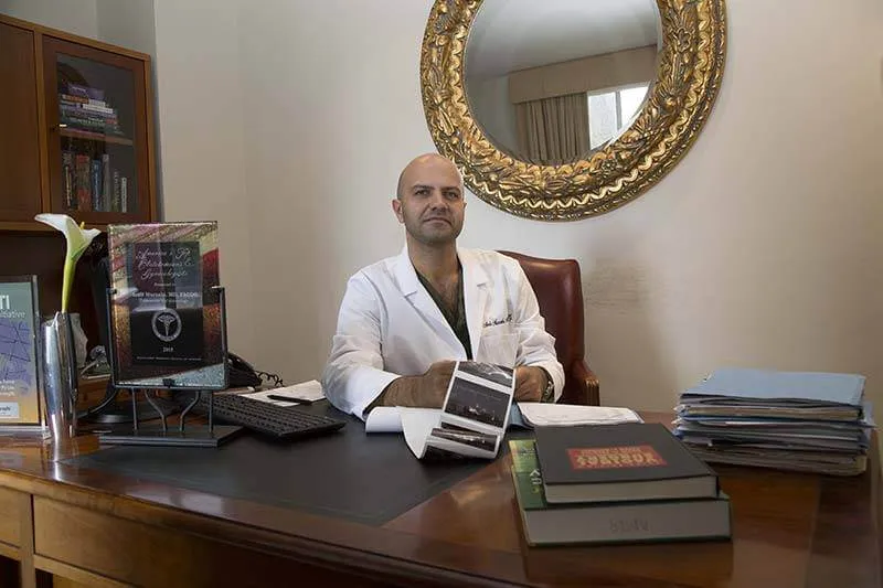 Karena keahliannya membentuk organ intim, dokter ini dijuluki sebagai 'Vagina Whsiperer' © Brooklyn GYN place