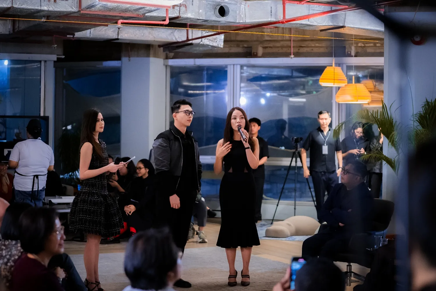 dr. Raybby Muliawan dan dr. Gaby Syerly dalam press conference Time Dilation. (c) Merz Aesthetic