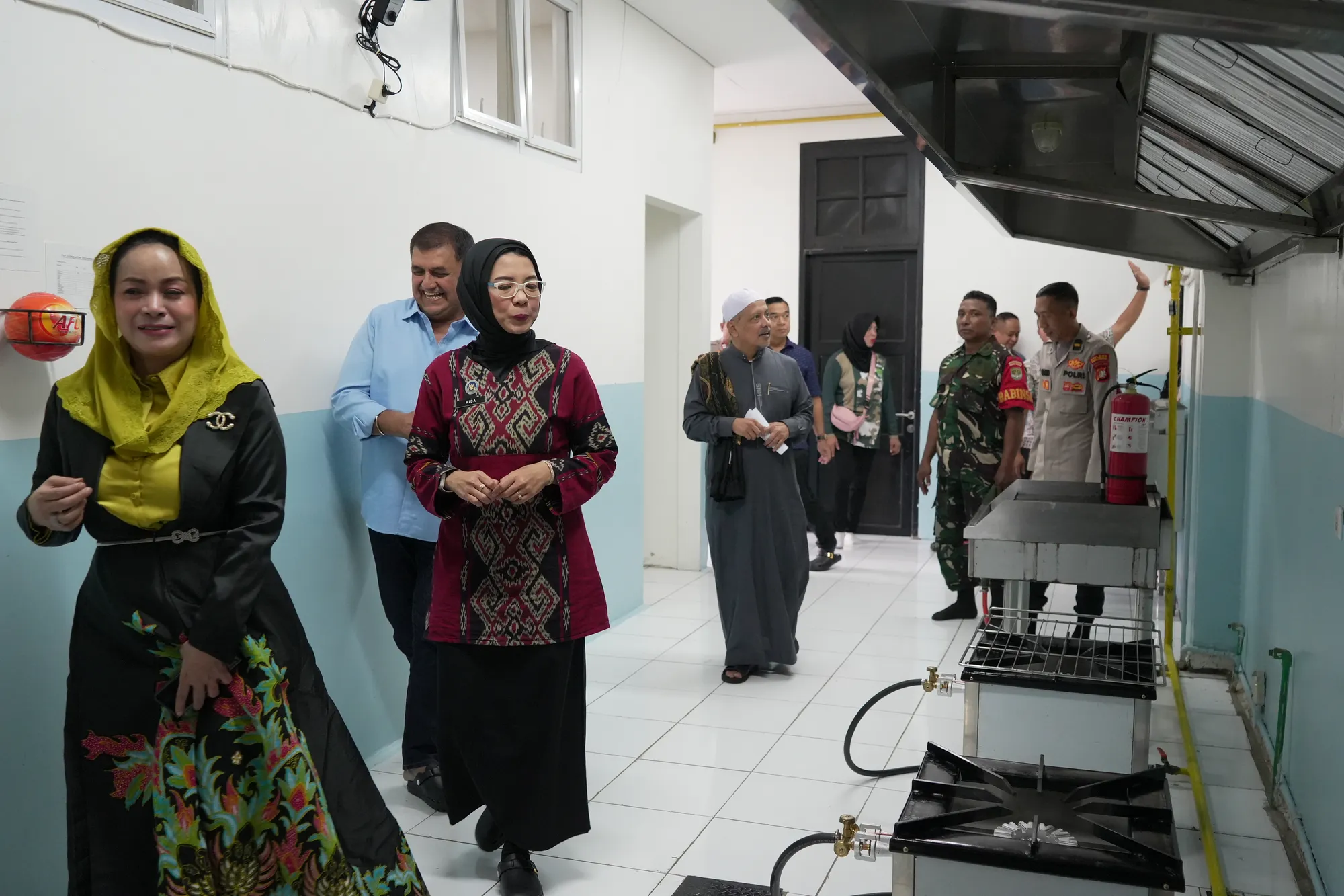 Pengecekan dapur SPPG untuk memastikan kualitas MBG. (Sumber Foto: Humas BGN)