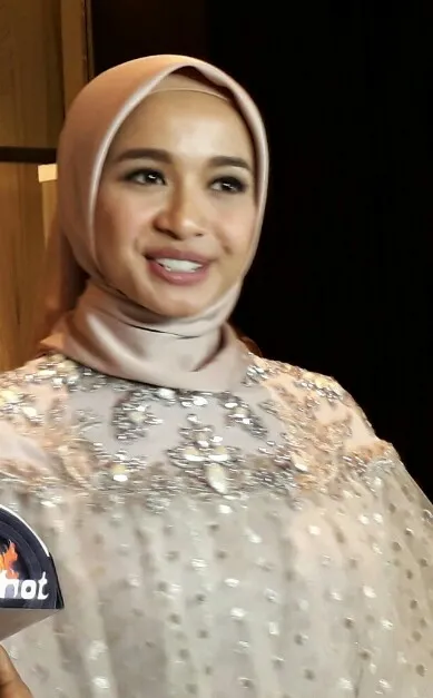 Bella akhirnya mulai terbuka soal hubungannya dengan Engku Emran © KapanLagi.com®/Adi Abbas Nugroho