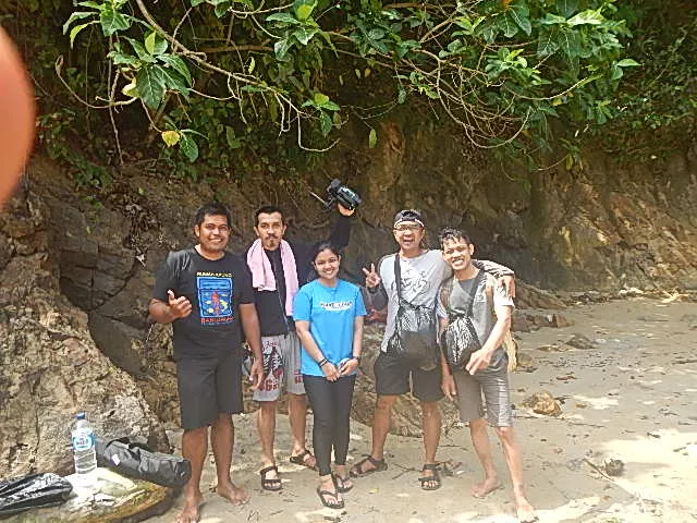 Tim verifikasi Satu Indonesia Awards dan Agung. 