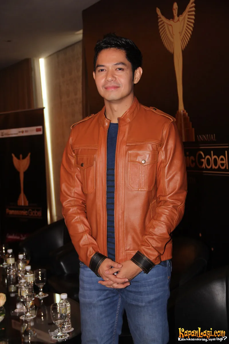 Dude Harlino kembali menjadi aktor favorit di Panasonic Gobel Awards untuk yang ke-3 kalinya.