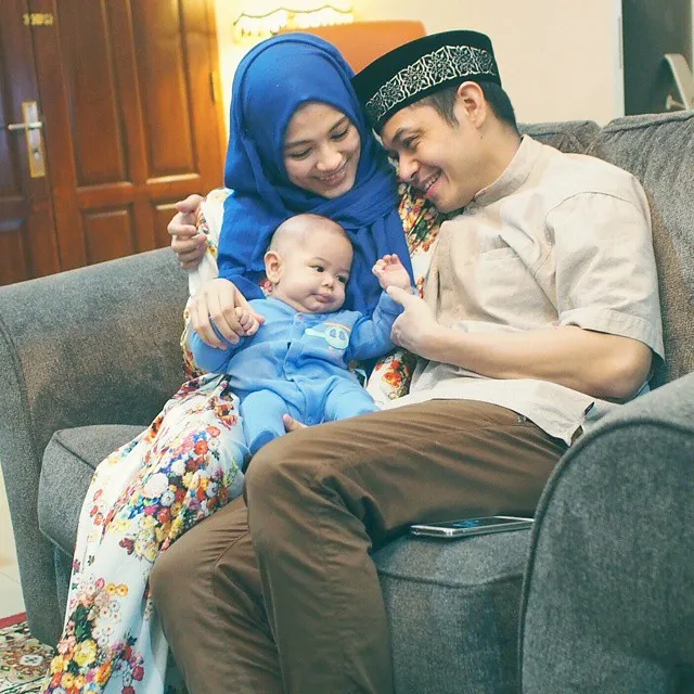 Dude Harlino dan Alyssa kebingungan soal anak lantaran akan disibukkan syuting di bulan Romadhon © Instagram/Alyssa Soebandono