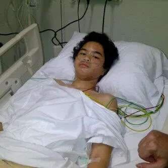 Setelah jalani operasi, Dul kini sudah sadar Foto: @idghibah