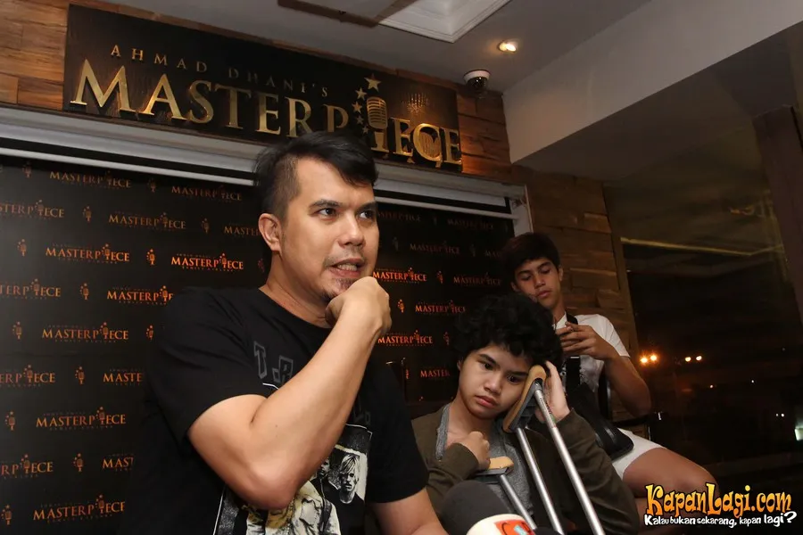 Dul hadir di peringatan 100 korban kecelakaan tanpa didampingi ayahnya.
