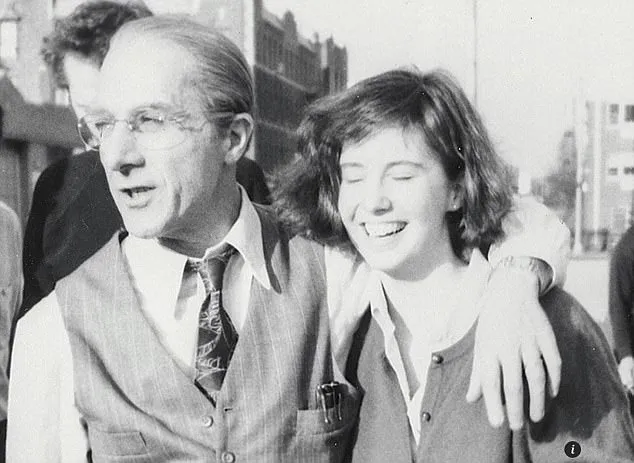 Dustin dan Anna saat syuting DEATH OF A SALESMAN © dailymail.co.uk