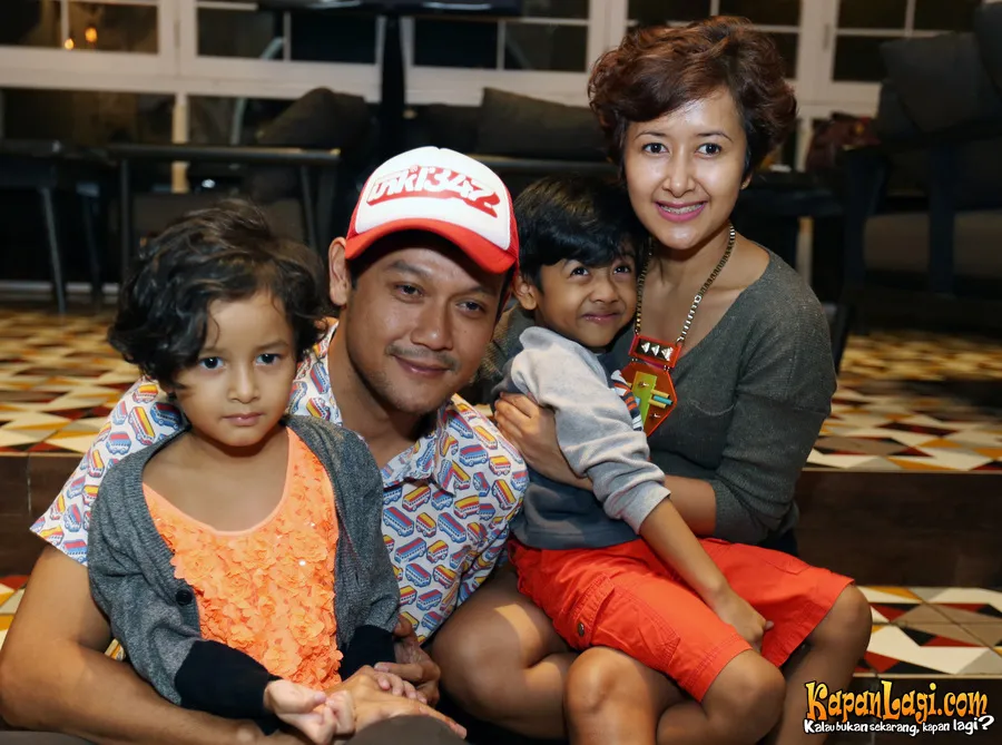 Keluarga bahagia Widi. ©Busan