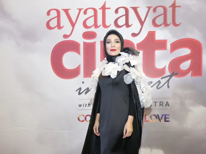 Dewi Sandra justru kesulitan kala harus menghabiskan liburannya bertepatan dengan tanggal merah. © KapanLagi.com/Budy Santoso