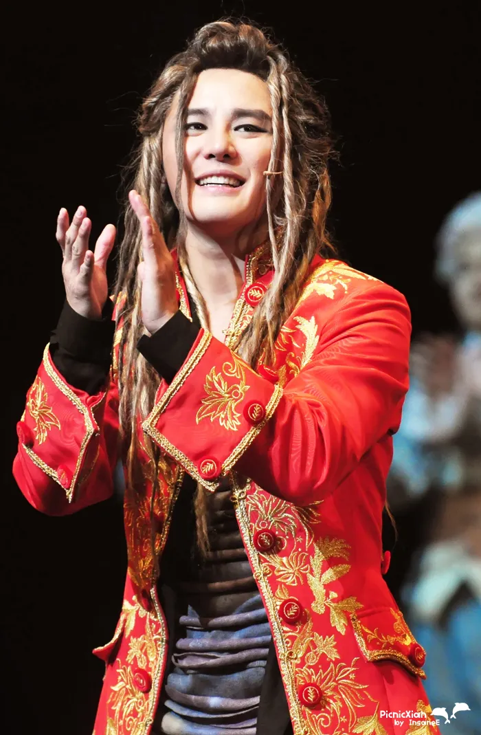 Junsu JYJ saat membintangi drama musikal Mozart/fantaken @picnihxiah.com