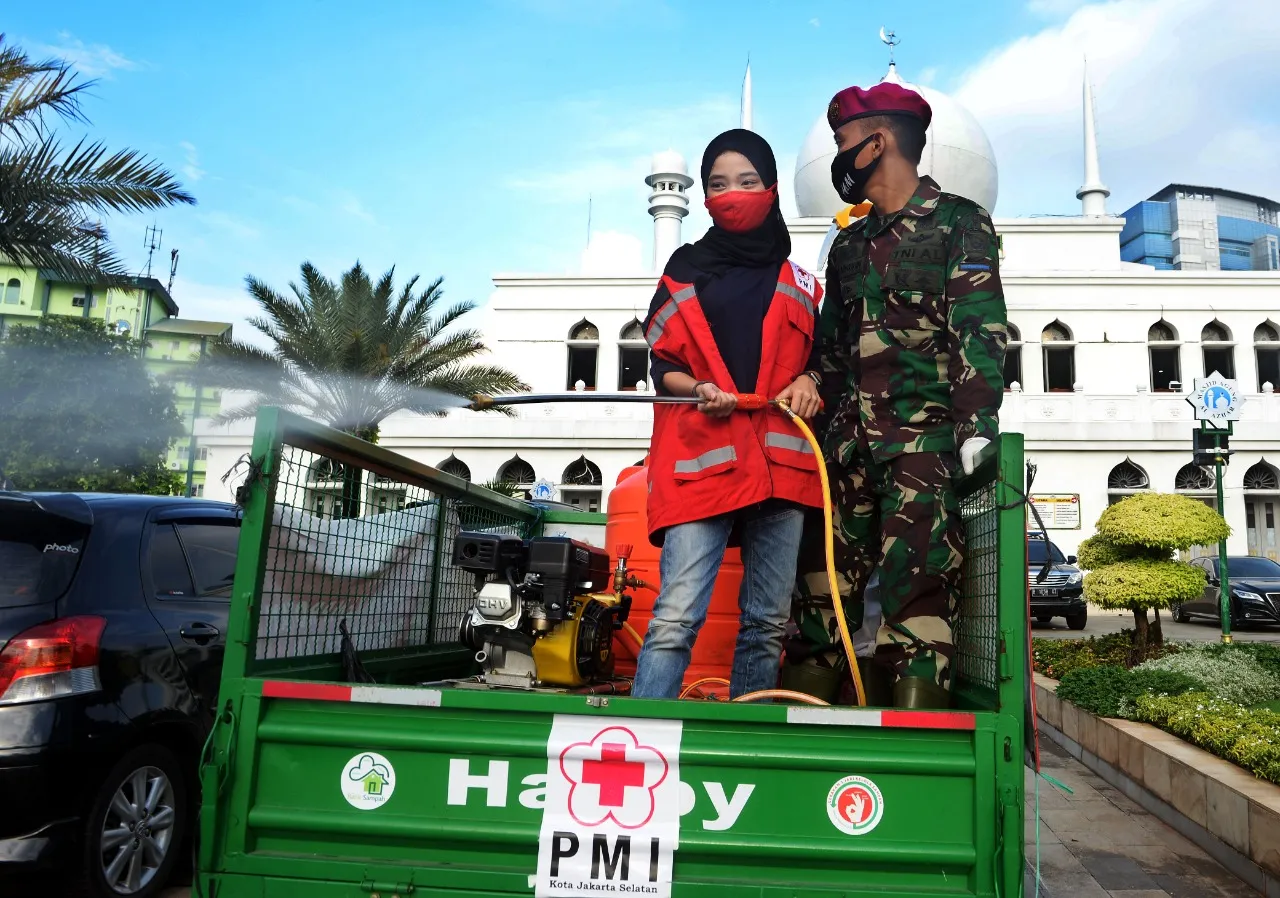 Arfa Marqia ikut penyemprotan masjid bareng PMI © Instagram.com