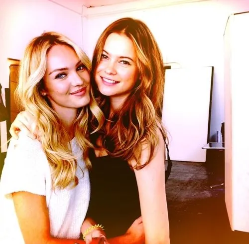 Candice dan Behati kembali ikut di show tahun ini © Instagram.com