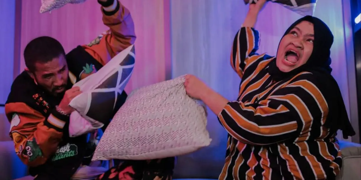 ECKO SHOW feat. INTAN LEMBATA - Siapa Nih Siapa Tuh (Luk Luk Luk Cup Cup Cup)