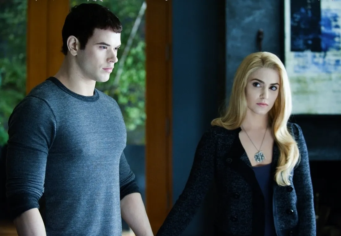 Kellan Lutz (kanan) sebagai Emmet Cullen | Foto: Summit Entertainment