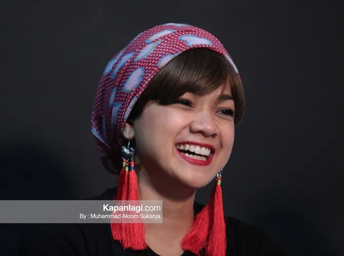 Nirina Zubir harus melakukan treatment khusus untuk rambutnya. (Credit: KapanLagi.com/Muhammad Akrom Sukarya)