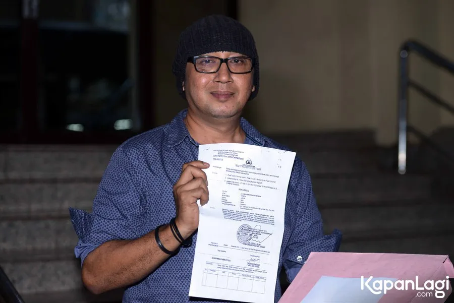 Datang sendiri, Eel mencoba mencari keadilan © Muhammad Akrom Sukarya