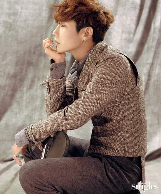Lee Jun Ki dalam pemotretan terbaru Singles Magazine. ©allkpop.com