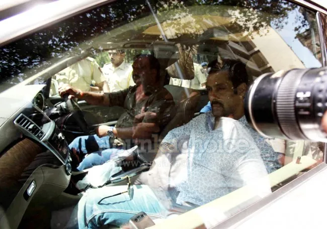 Salman Khan datang ke pengadilan kasusnya. @Apunkachoice.com