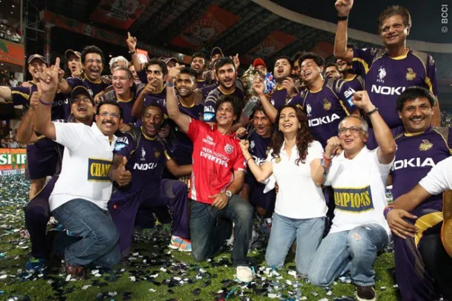 Tim kriket milik Shahrukh Khan dan Juhi Chawla menang liga IPL 2013 -2014. @BCCI