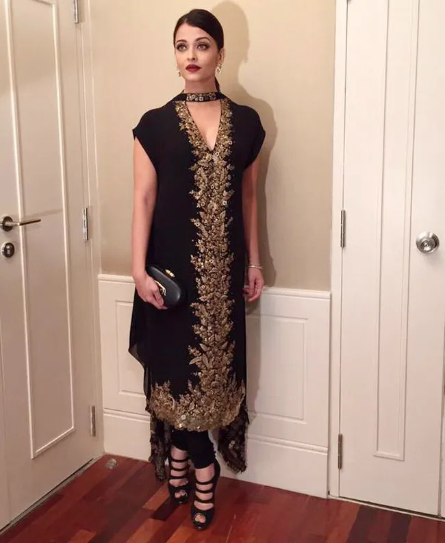 Aishwarya Rai, cantik dengan gaun hitamnya. @apunkachoice
