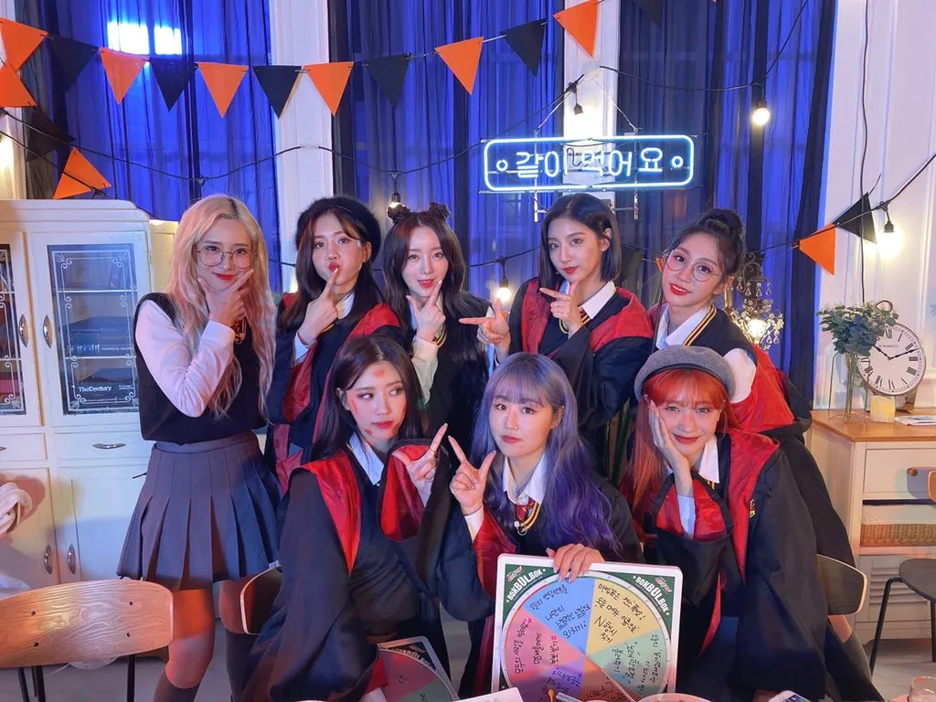 Lovelyz (credit: twitter.com/Official_LVLZ)