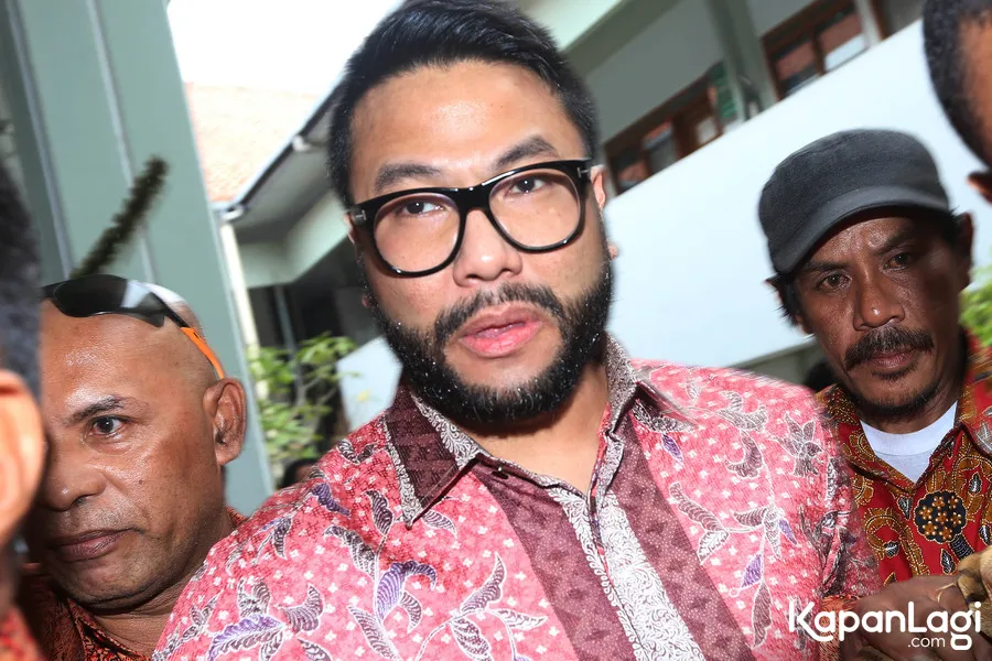 Eka tetap ingin cerai walau sudah didamaikan hakim © KapanLagi.com/Budy Santoso