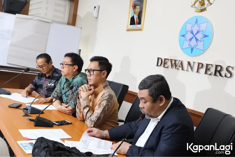 Eko Patrio meminta bantuan Dewan Pers untuk memberi klarifikasi terkait pemberitaan tidak benar tentang dirinya. Cr: KapanLagi.com