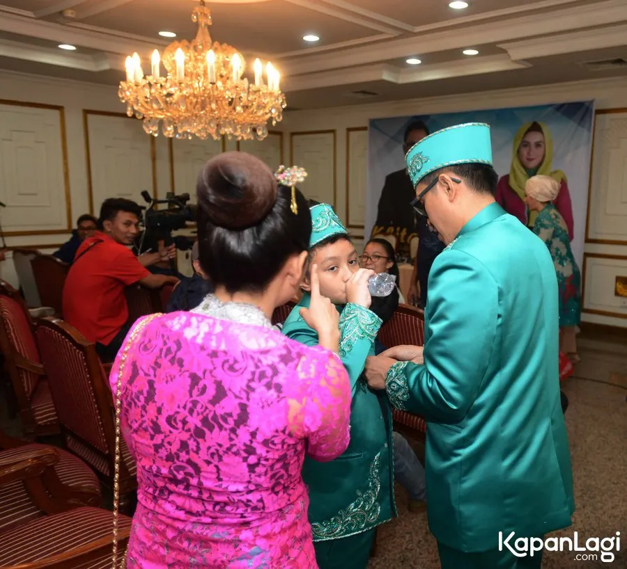 Eko dalam acara khitanan Varo © Muhammad Akrom Sukarya