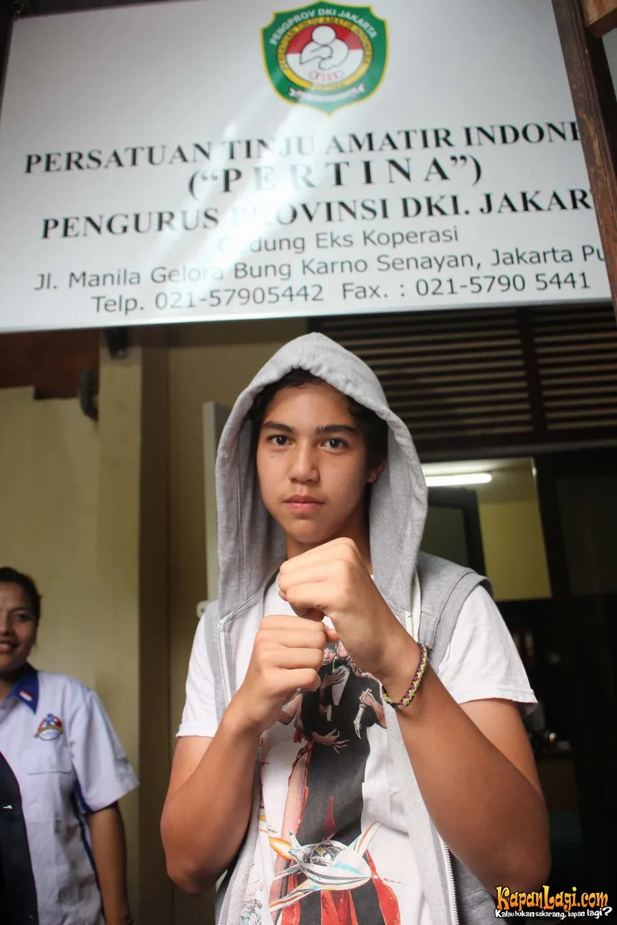 El menantang Farhat Abbas adu tinju