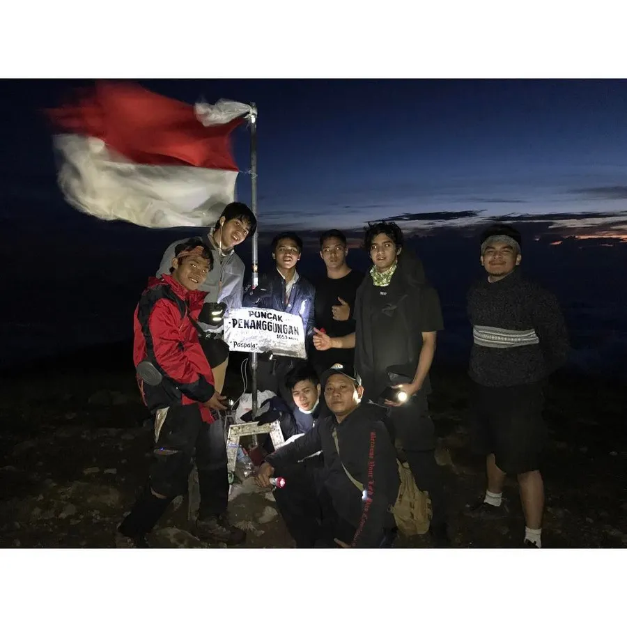 El naik gunung setelah lulus SMA © instagram.com/elelrumi