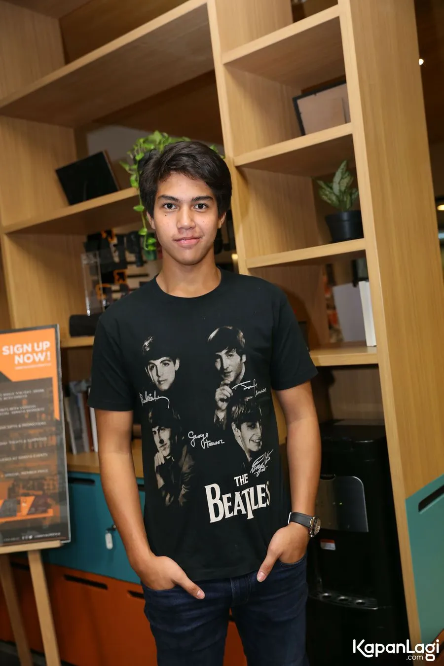 El Rumi sempat tidak direstui Ahmad Dhani untuk bersekolah di Inggris karena alasan tak ingin jauh berpisah © KapanLagi.com®/Agus Apriyanto