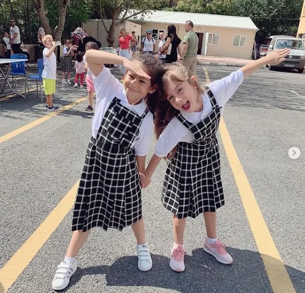 Elif Kayla masuk sekolah. (credit: Instagram.com/siti_perk)