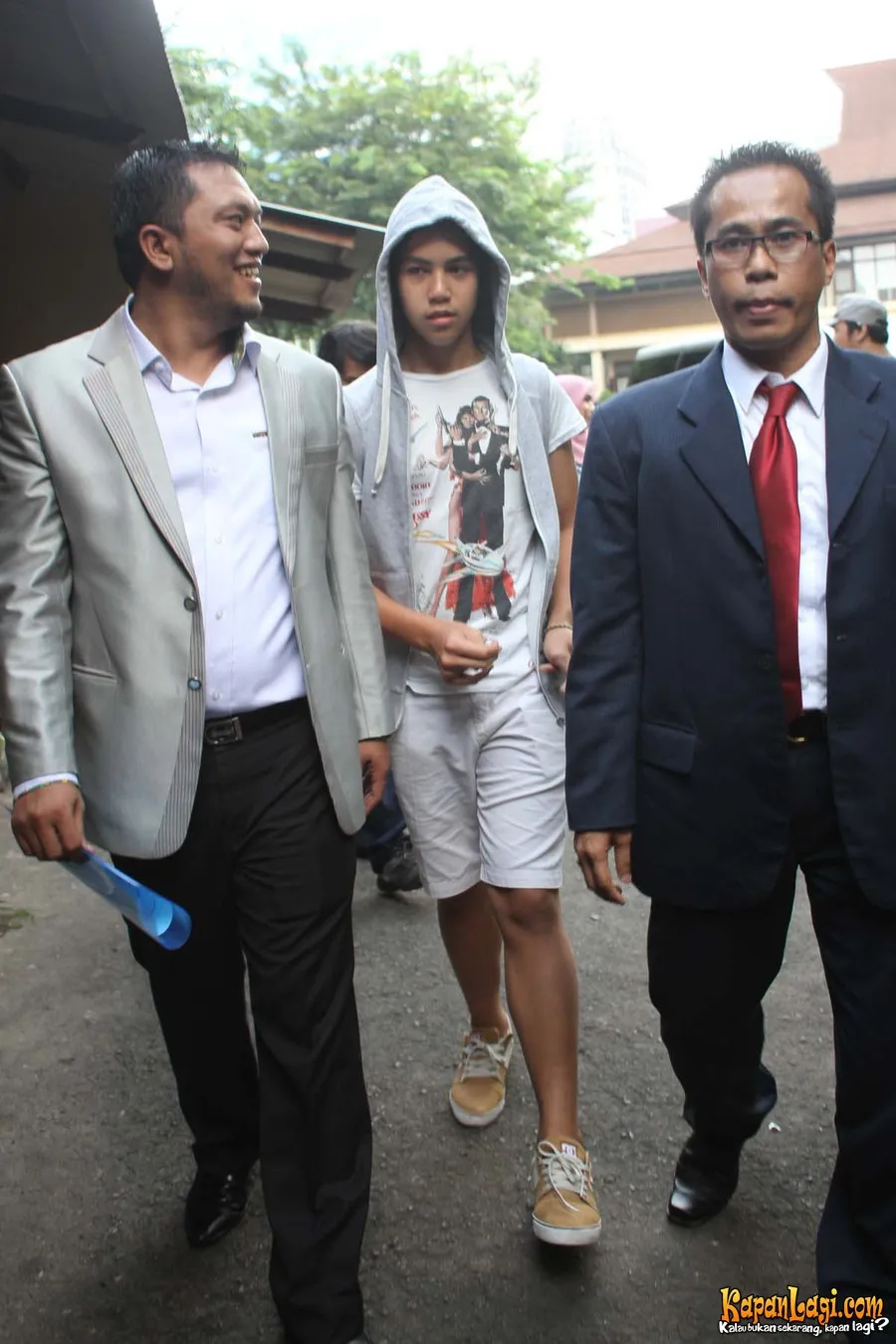 Kuasa hukum El meminta KPAI dan KPI memberikan teguran tertulis untuk Farhat Abbas.