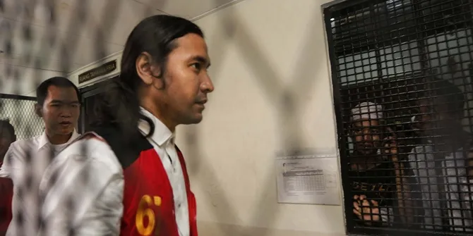 Setelah mendapat dakwaan dari sidang perdananya, Ello nampak mantap ingin berubah dengan jalur rehabilitasi. © KapanLagi.com/Budy Santoso