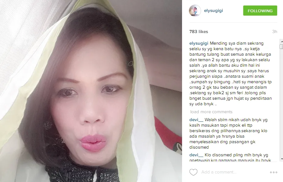 Elly Sugigi mengaku kini ia dimusuhi anaknya. ©instagram/elysugigi