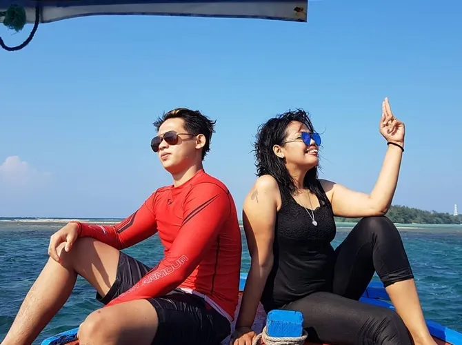 Hubungan Elly dan Irfan sempat ditentang oleh Ulfi. © Instagram/elysugigi_real_