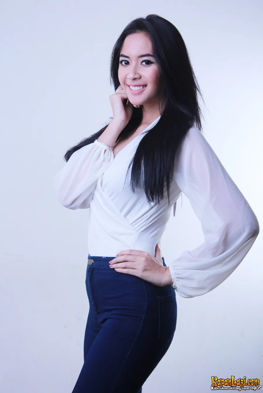 Elvira Devinamira serius jajaki dunia seni peran/©Kapanlagi.com®/M. Akrom Sukarya