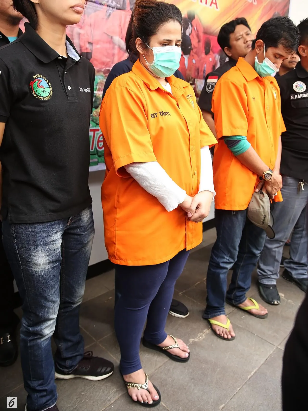 Dawiyah dan sang kakak ditangkap karena kasus narkoba (credit: via liputan6.com)