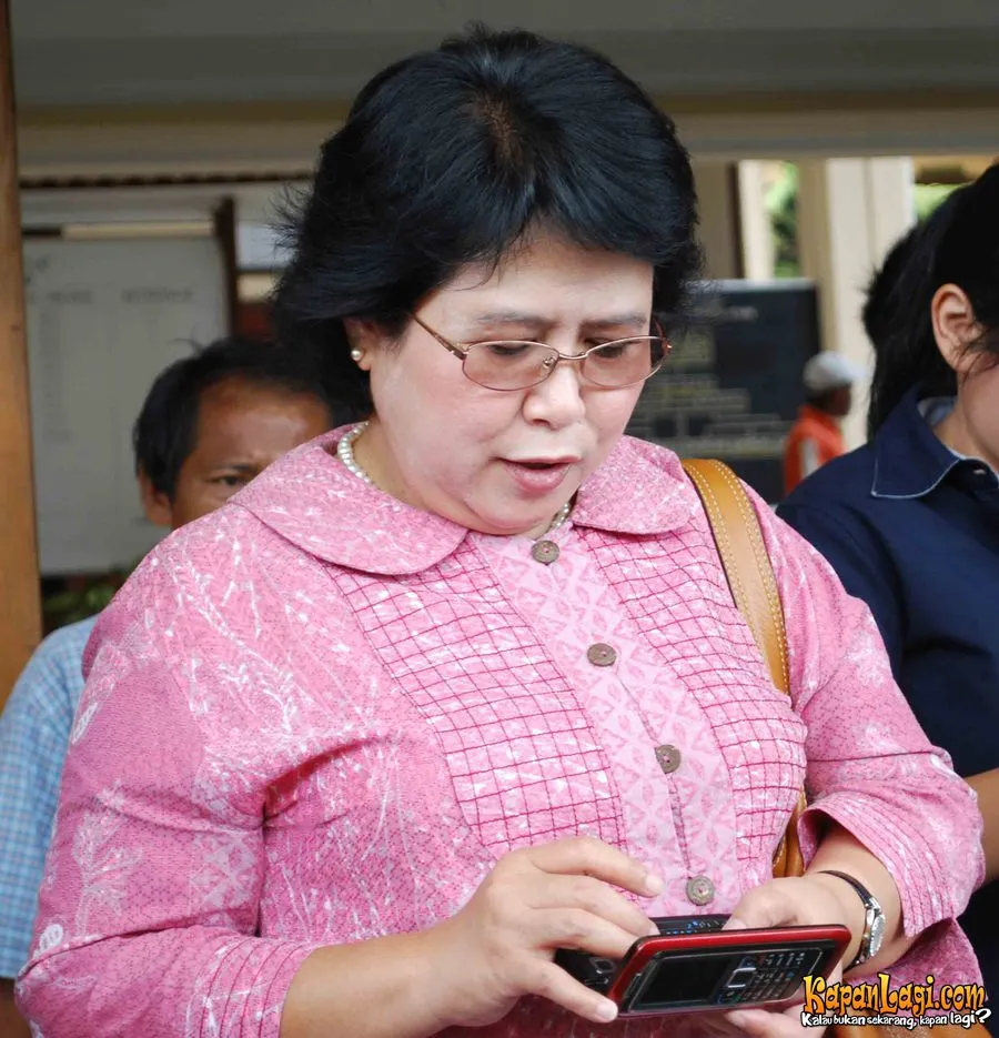 Farhat menggunakan jasa pengacara Elza Syarief dan sekaligus memintanya untuk bersaksi. ©KapanLagi.com