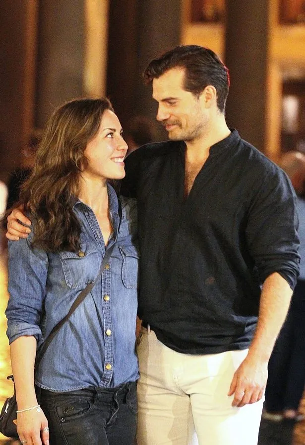 Henry dan Lucy saling pandang begitu romantis © Mirror.co.uk