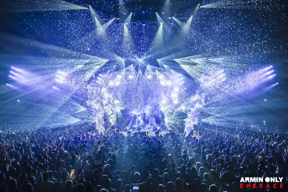 Armin Only - Embrace Tour dengan permainan lighting yang mewah/©euphorics.id
