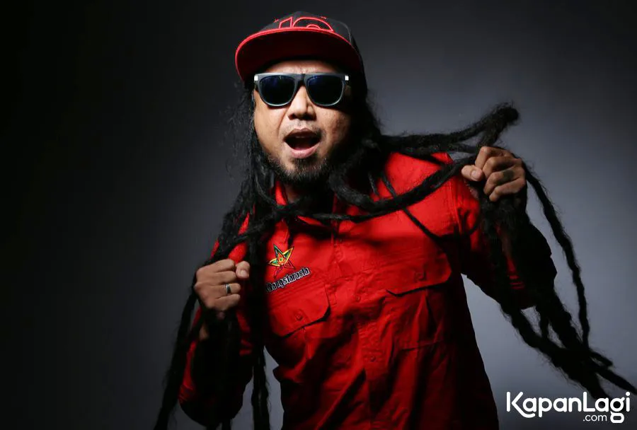 Emilio pernah disangka orang gila karena rambut gimbalnya/©KapanLagi.com®/Agus Apriyanto